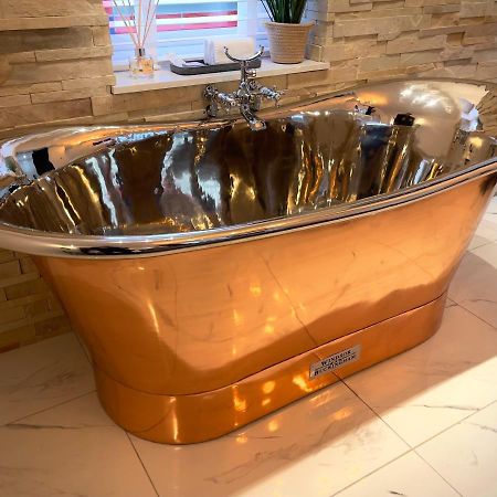 Pamper Yourself In Our Double Sized Copper Tub -2 Bedroom Villa Ίνβερνες Εξωτερικό φωτογραφία