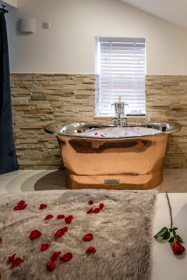 Pamper Yourself In Our Double Sized Copper Tub -2 Bedroom Villa Ίνβερνες Εξωτερικό φωτογραφία