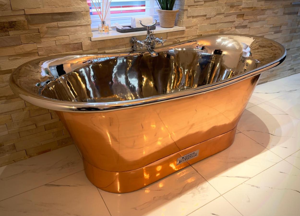 Pamper Yourself In Our Double Sized Copper Tub -2 Bedroom Villa Ίνβερνες Εξωτερικό φωτογραφία